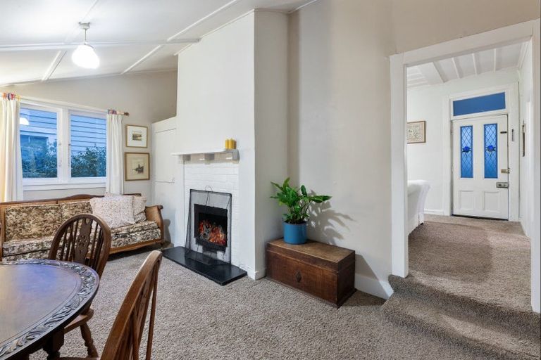 Photo of property in 2/2 Evan Street, Belmont, Auckland, 0622