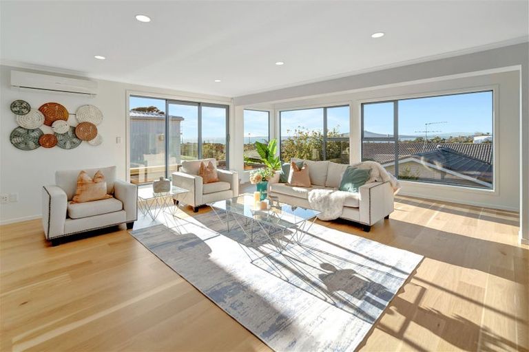 Photo of property in 41 Aberdeen Road, Castor Bay, Auckland, 0620