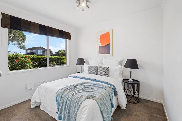 Photo of property in 13 Anchorite Way, Red Beach, 0932