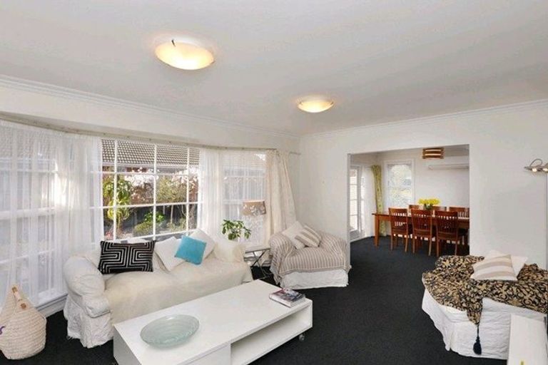 Photo of property in 51 Grahams Road, Ilam, Christchurch, 8041