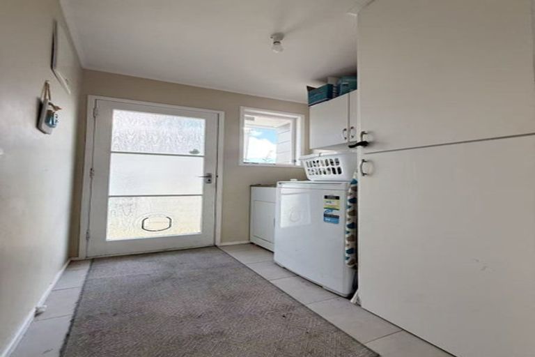Photo of property in 12 Fiesta Drive, Half Moon Bay, Auckland, 2012