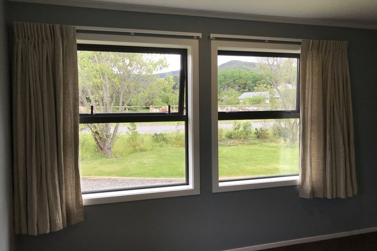 Photo of property in 2 Ataahua Place, Featherston, 5710