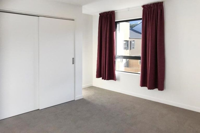 Photo of property in 1/12 Stanley Street, Berhampore, Wellington, 6023