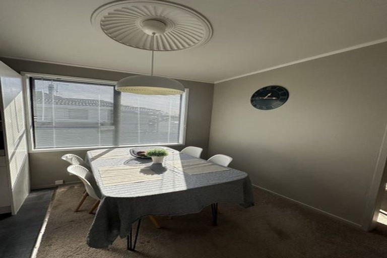 Photo of property in 10 Granville Drive, Massey, Auckland, 0614