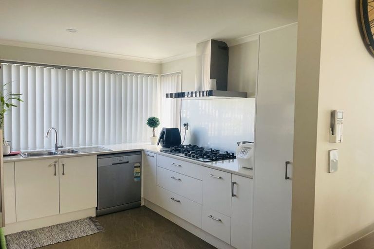 Photo of property in 39 Matata Drive, Takanini, 2112