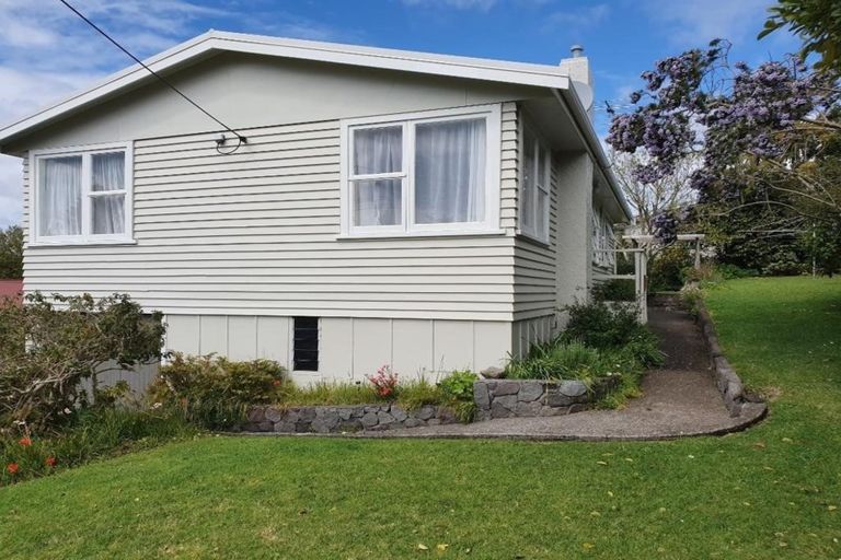 Photo of property in 6 Wiremu Place, Blagdon, New Plymouth, 4310
