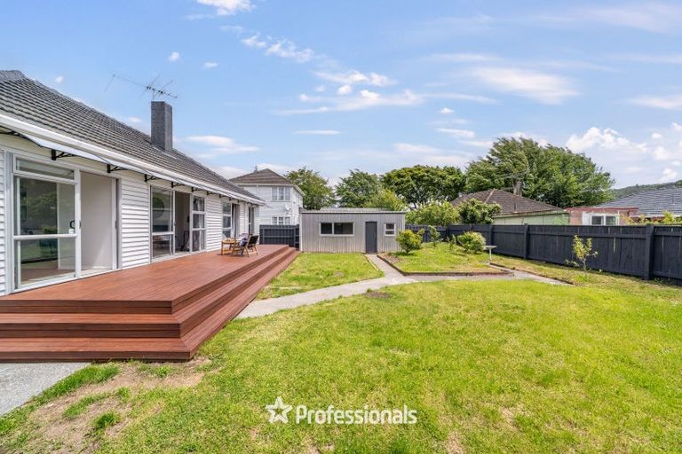 Photo of property in 17 Molesworth Street, Taita, Lower Hutt, 5011