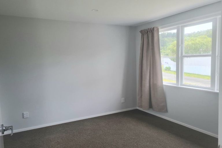 Photo of property in 11 Richard Grove, Stokes Valley, Lower Hutt, 5019