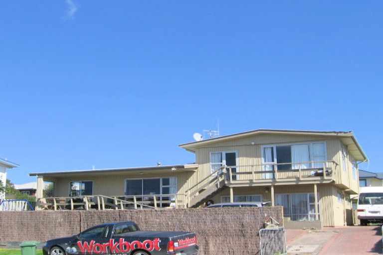 Photo of property in 1182 Papamoa Beach Road, Papamoa Beach, Papamoa, 3118