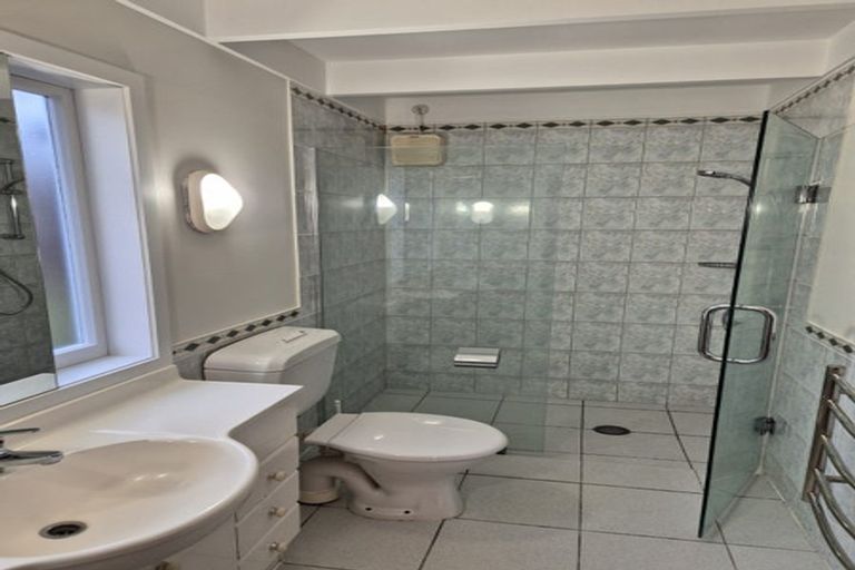 Photo of property in 39 Lucknow Terrace, Khandallah, Wellington, 6035