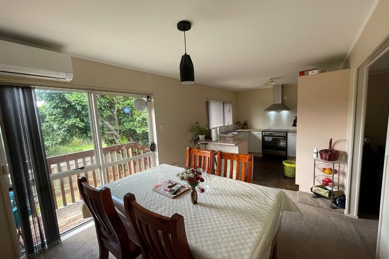 Photo of property in 1/11 Eulogy Place, Randwick Park, Auckland, 2105
