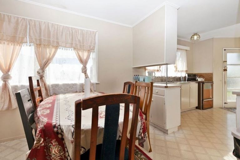 Photo of property in 6 Beeston Crescent, Manurewa, Auckland, 2102