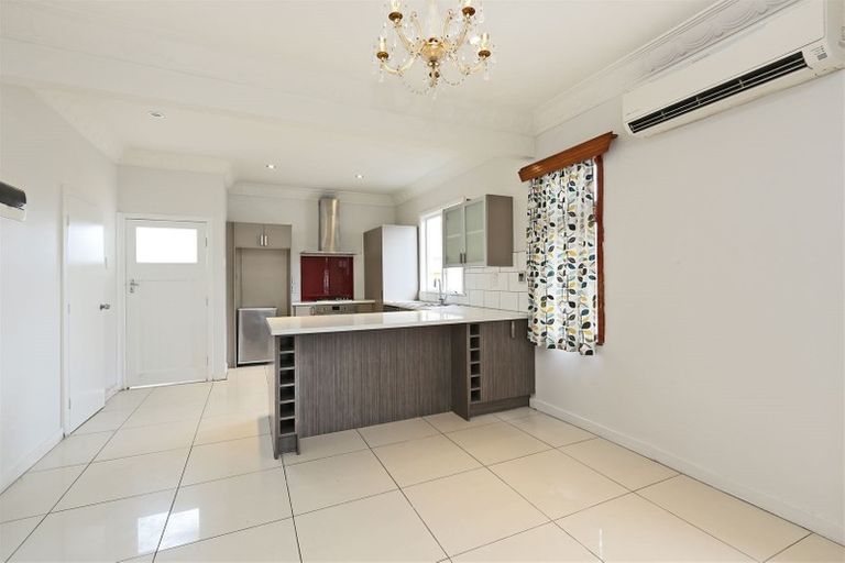 Photo of property in 810 Saint Aubyn Street West, Saint Leonards, Hastings, 4120