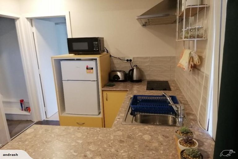 Photo of property in 28 Vina Place, Massey, Auckland, 0614