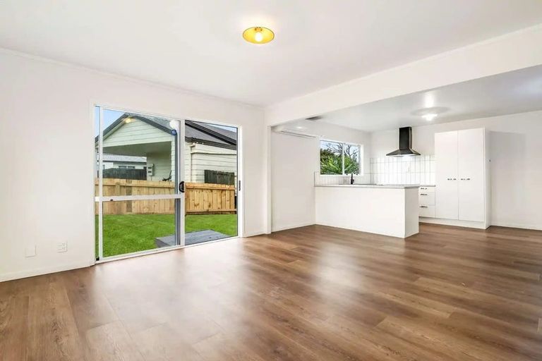 Photo of property in 1/24 Solveig Place, Randwick Park, Auckland, 2105