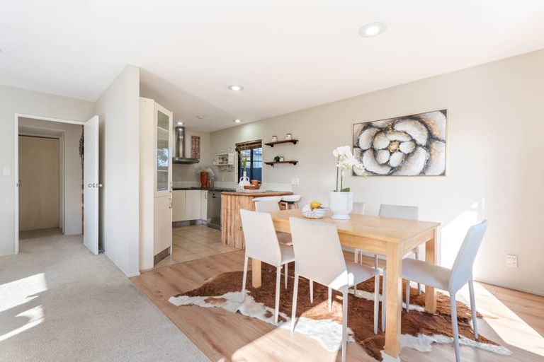 Photo of property in 2/3 Domain Road, Glenfield, Auckland, 0629