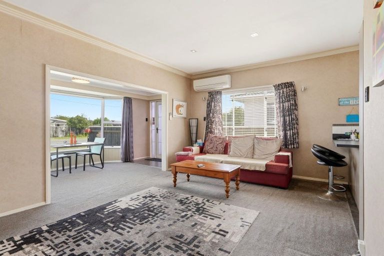 Photo of property in 10 Andresen Street, Foxton Beach, Foxton, 4815