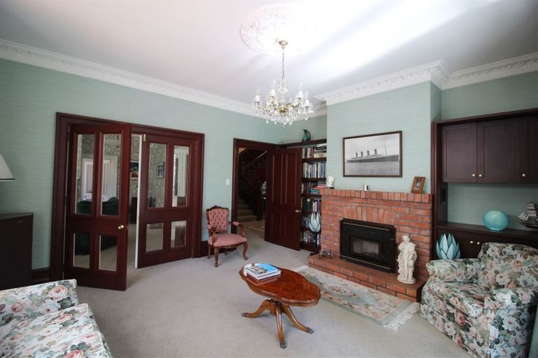 Photo of property in Chilcombe Homestead, 4 Medbury Terrace, Fendalton, Christchurch, 8041