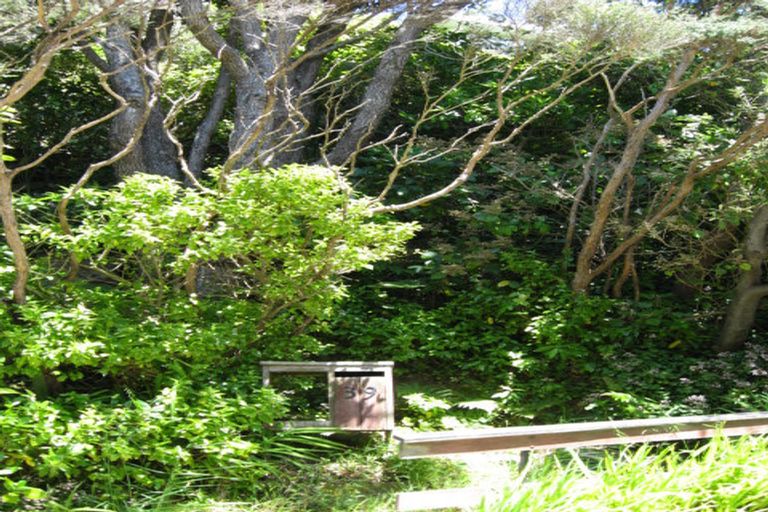 Photo of property in 39 Ranui Crescent, Khandallah, Wellington, 6035