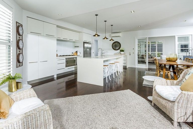 Photo of property in 2/16 Clifton Road, Hauraki, Auckland, 0622