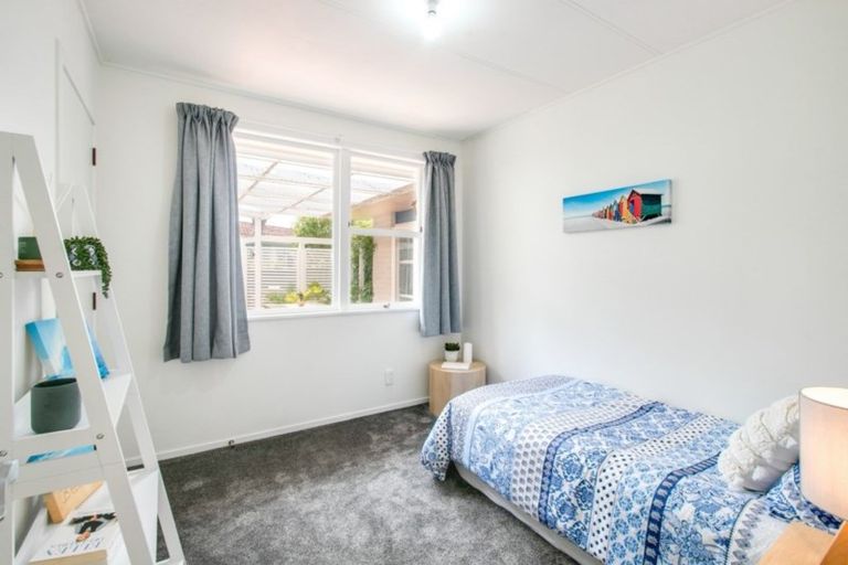 Photo of property in 23 James Cook Street, Havelock North, 4130