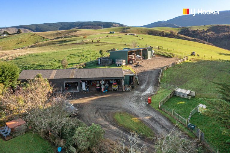 Photo of property in 796 Maungatua Road, Berwick, Outram, 9073