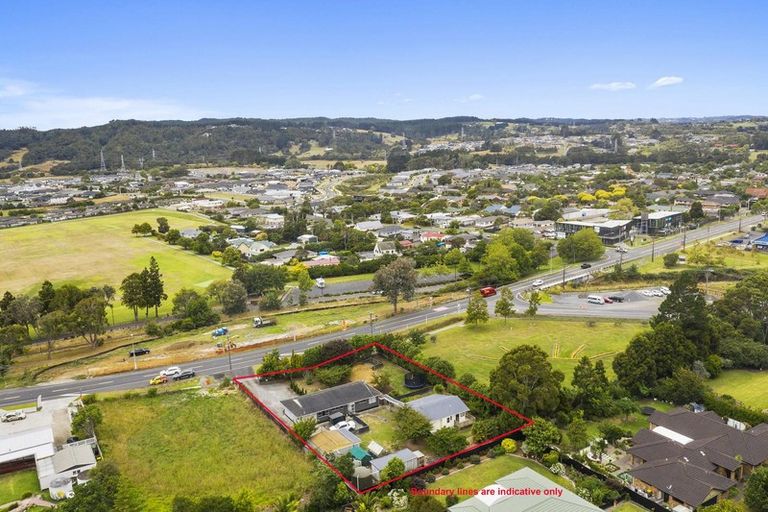 Photo of property in 395 Main Road, Huapai, Kumeu, 0810