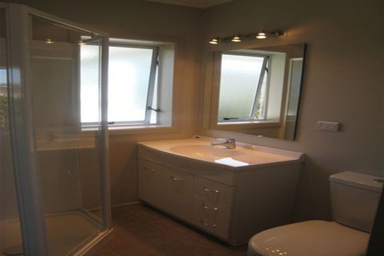 Photo of property in 2/84 Jutland Road, Hauraki, Auckland, 0622