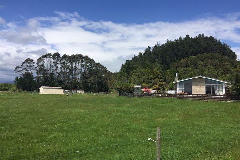 Photo of property in 290 Arthurstown Road, Ruatapu, Hokitika, 7883