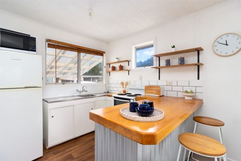 Photo of property in 21a Charles Road, Hannahs Bay, Rotorua, 3010