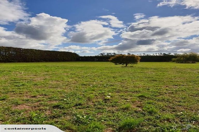 Photo of property in 138 Taupaki Road, Taupaki, 0782