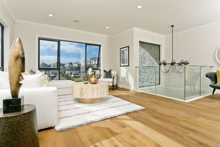 Photo of property in 14 Windlass Street, Long Bay, Auckland, 0630