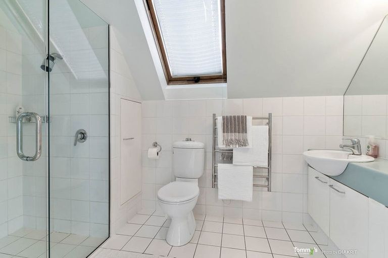 Photo of property in 10 Shalimar Crescent, Khandallah, Wellington, 6035