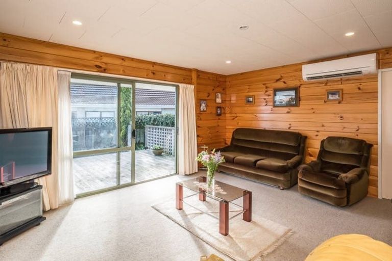 Photo of property in 37 Parata Street, Waikanae, 5036