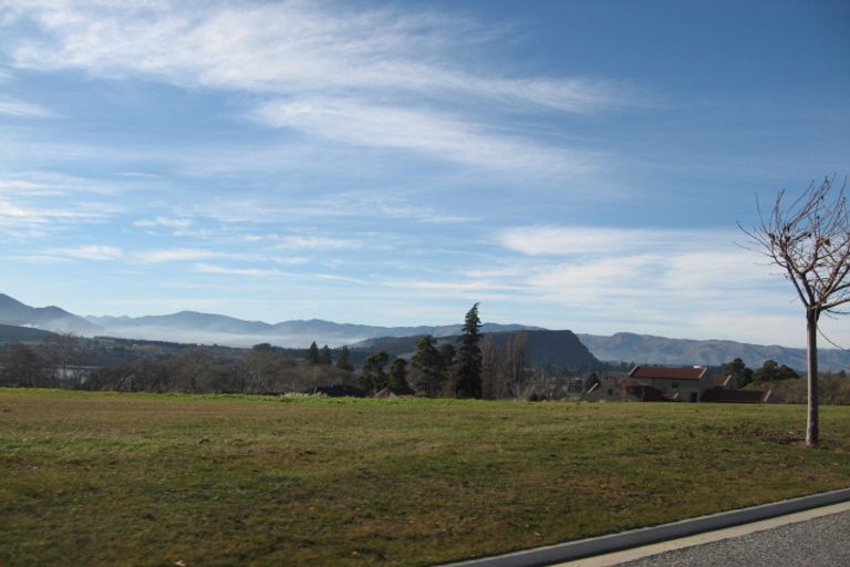 Photo of property in 5 Elderberry Crescent, Wanaka, 9305