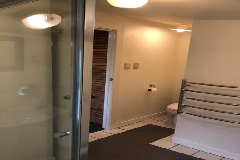 Photo of property in 6 Pitarua Street, Thorndon, Wellington, 6011