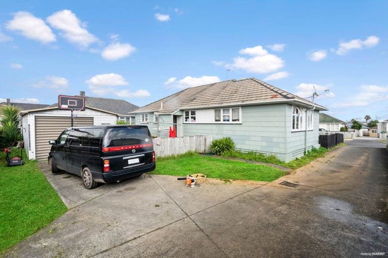 Photo of property in 18 Arimu Road, Papakura, 2110