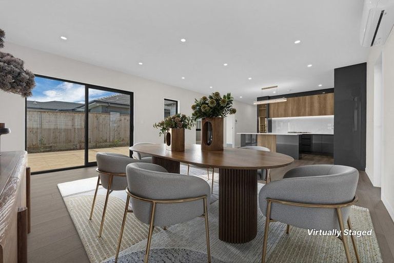 Photo of property in 31 Korowhiti Road, Clarks Beach, 2122