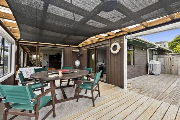 Photo of property in 40 Seymour Grove, Kingsley Heights, Upper Hutt, 5018