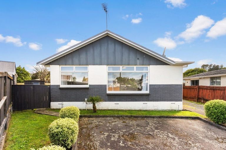 Photo of property in 7a Sequoia Place, Maoribank, Upper Hutt, 5018