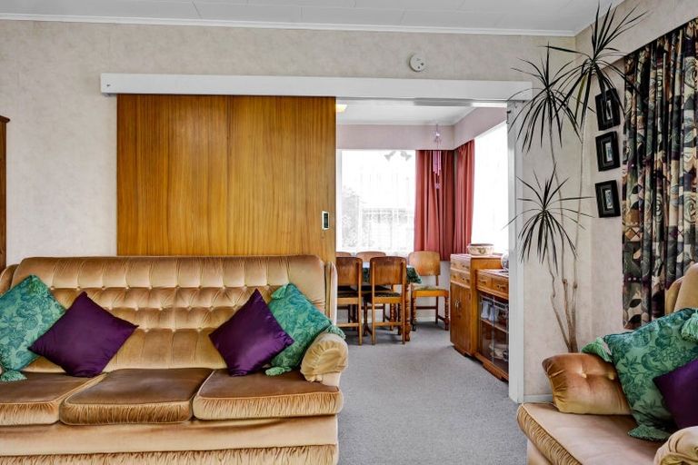 Photo of property in 3 Karaka Street, Hawera, 4610