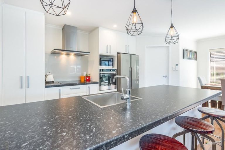 Photo of property in 79 Riverstone Drive, Riverstone Terraces, Upper Hutt, 5018