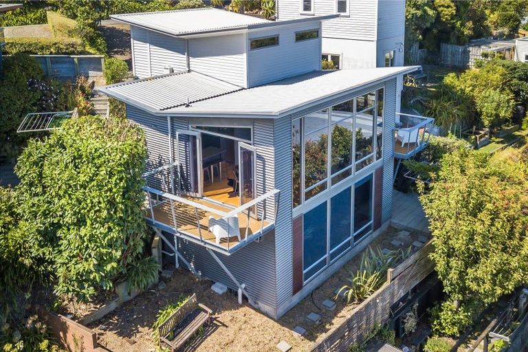 Photo of property in 121 Nevay Road, Miramar, Wellington, 6022