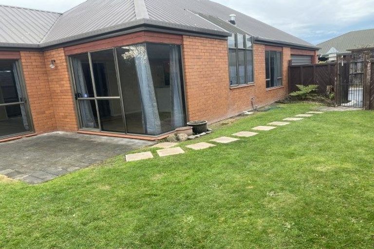 Photo of property in 2/32 Briarmont Street, Avondale, Christchurch, 8061
