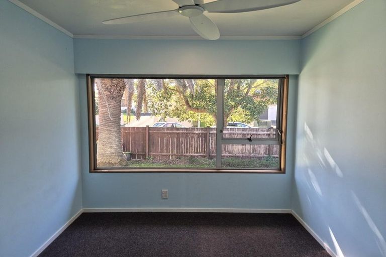 Photo of property in 27 Amorino Drive, Red Beach, 0932