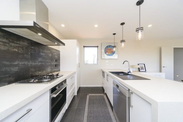 Photo of property in 140 Ruapehu Drive, Fitzherbert, Palmerston North, 4410