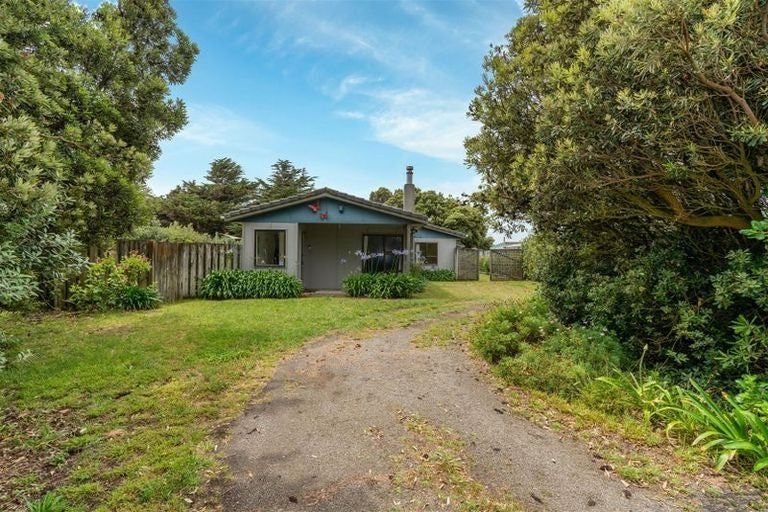 Photo of property in 20 Rua Avenue, Waitarere Beach, Levin, 5510