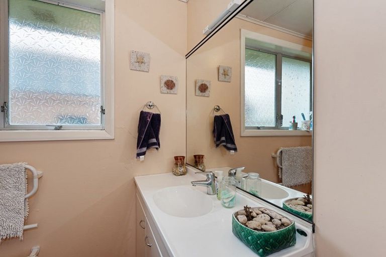 Photo of property in 43 Rutherford Street, Chedworth, Hamilton, 3210