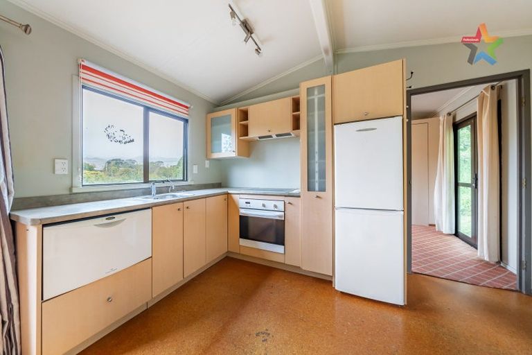 Photo of property in 18 Forest Road, Raumati South, Paraparaumu, 5032