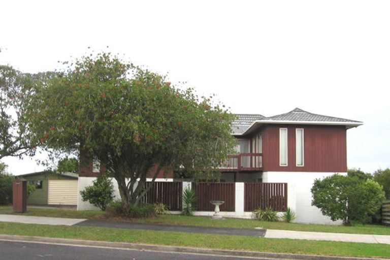 Photo of property in 4 Heaton Grove, Chatswood, Auckland, 0626